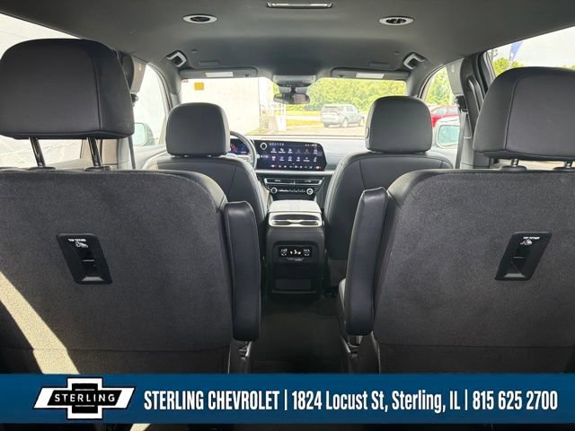 Used 2025 Chevrolet Traverse LT AWD/4WD image 17