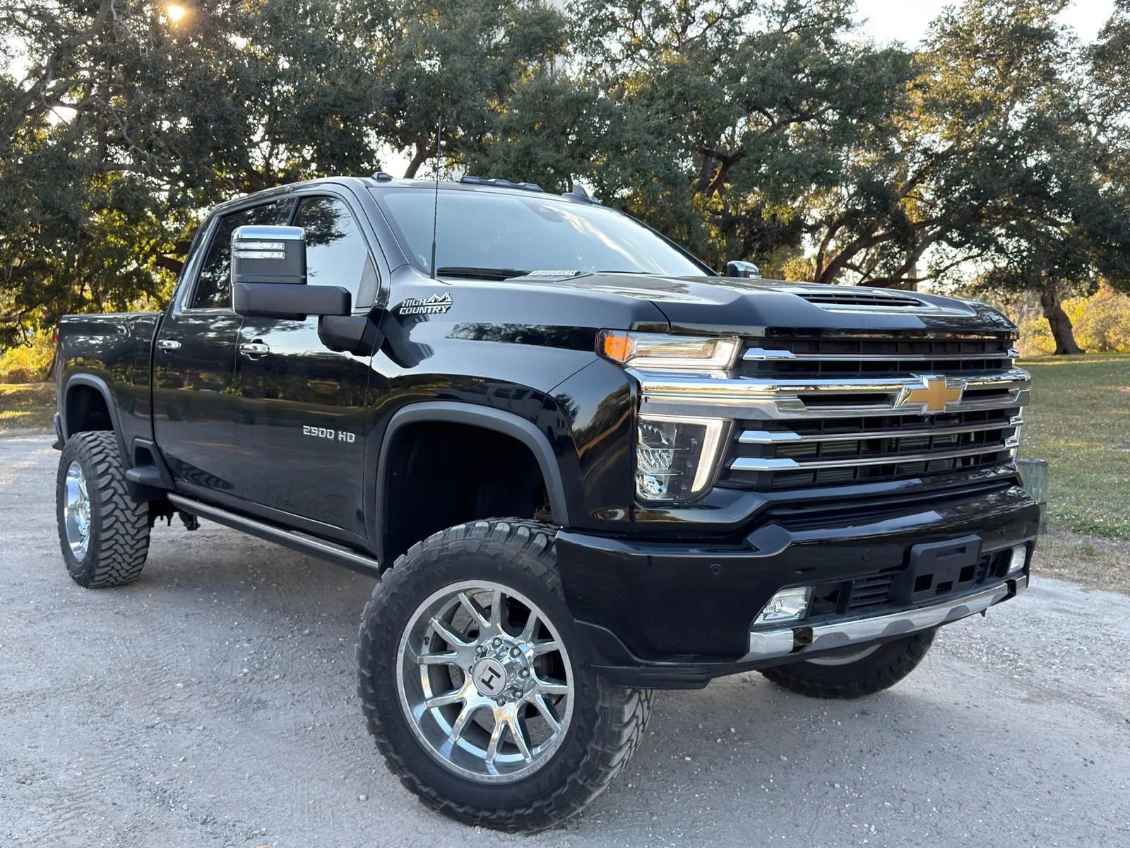 Used 2023 Chevrolet Silverado 2500 High Country w/ Safety Package II image 39