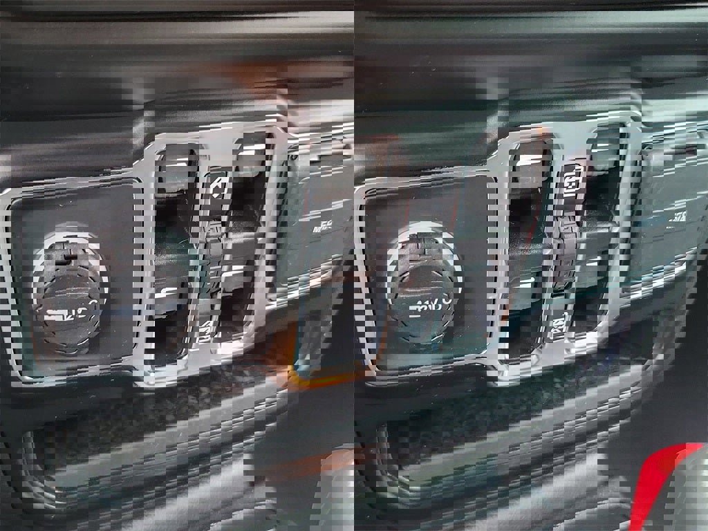 Used 2021 Jeep Wrangler Unlimited Sahara w/ Cold Weather Group image 12