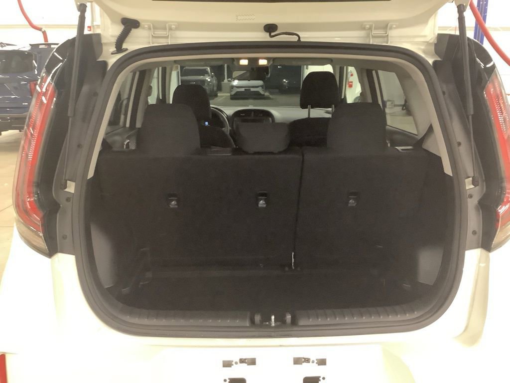 Used 2023 Kia Soul LX FWD image 22