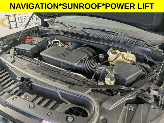 Used 2022 Chevrolet Suburban Z71 w/ Luxury Package image 38