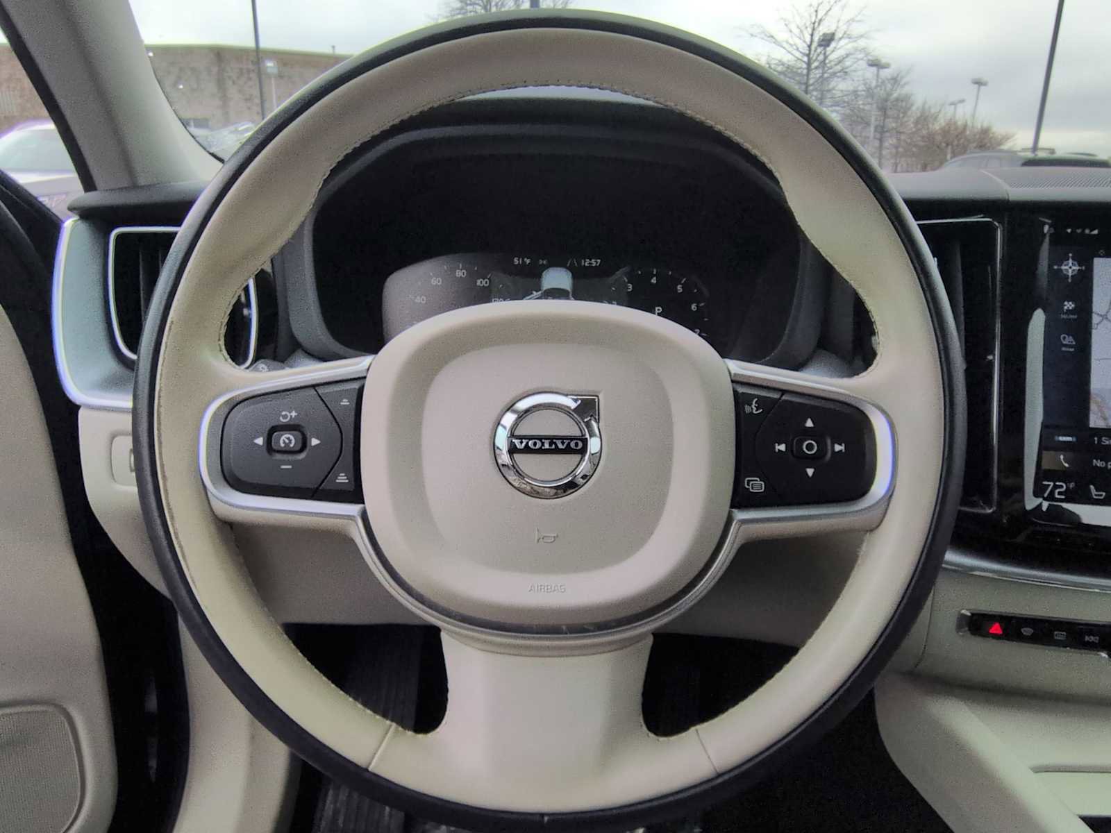 Used 2020 Volvo XC60 T5 Momentum image 24