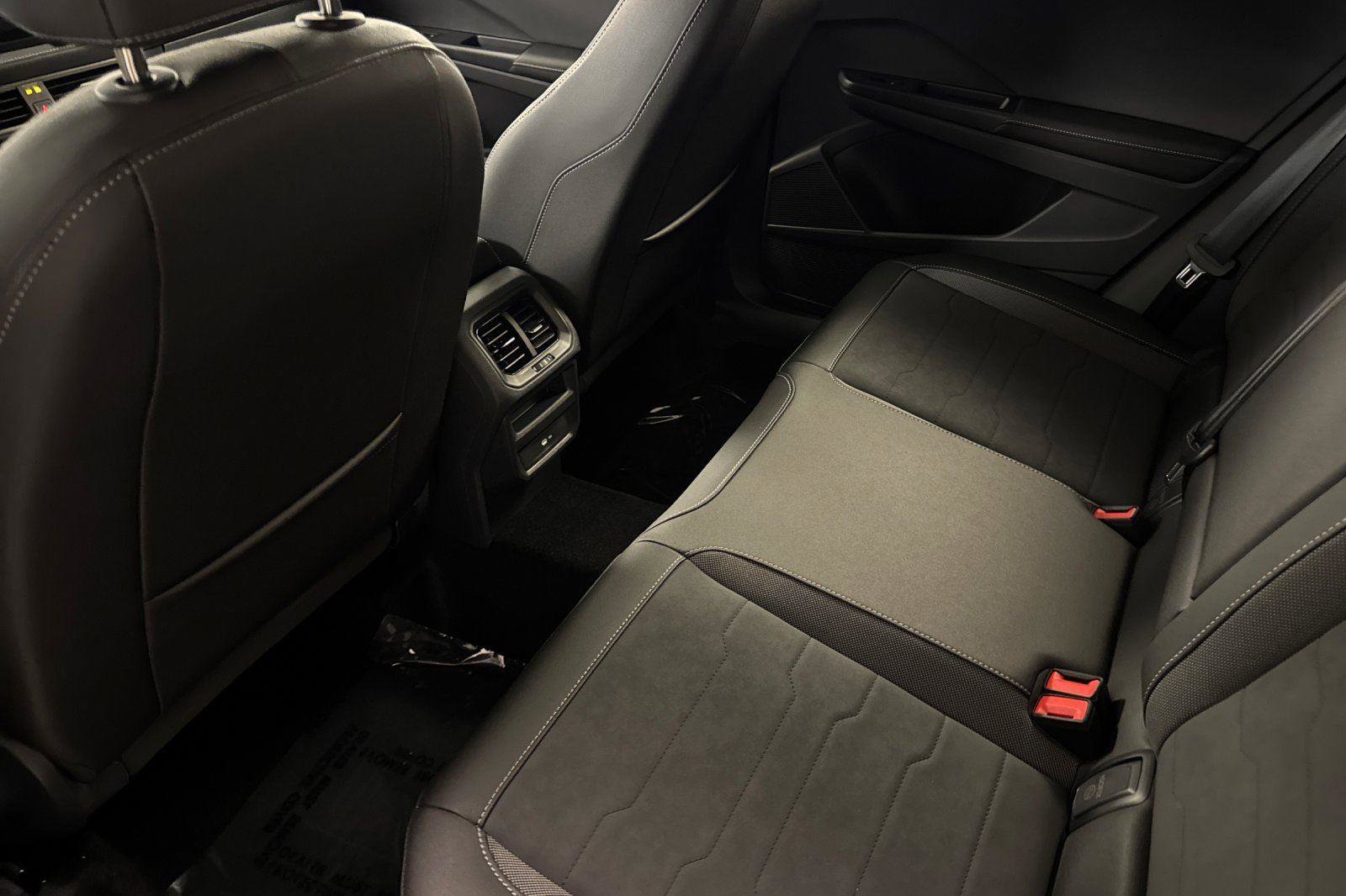 New 2025 Volkswagen Taos SE image 11