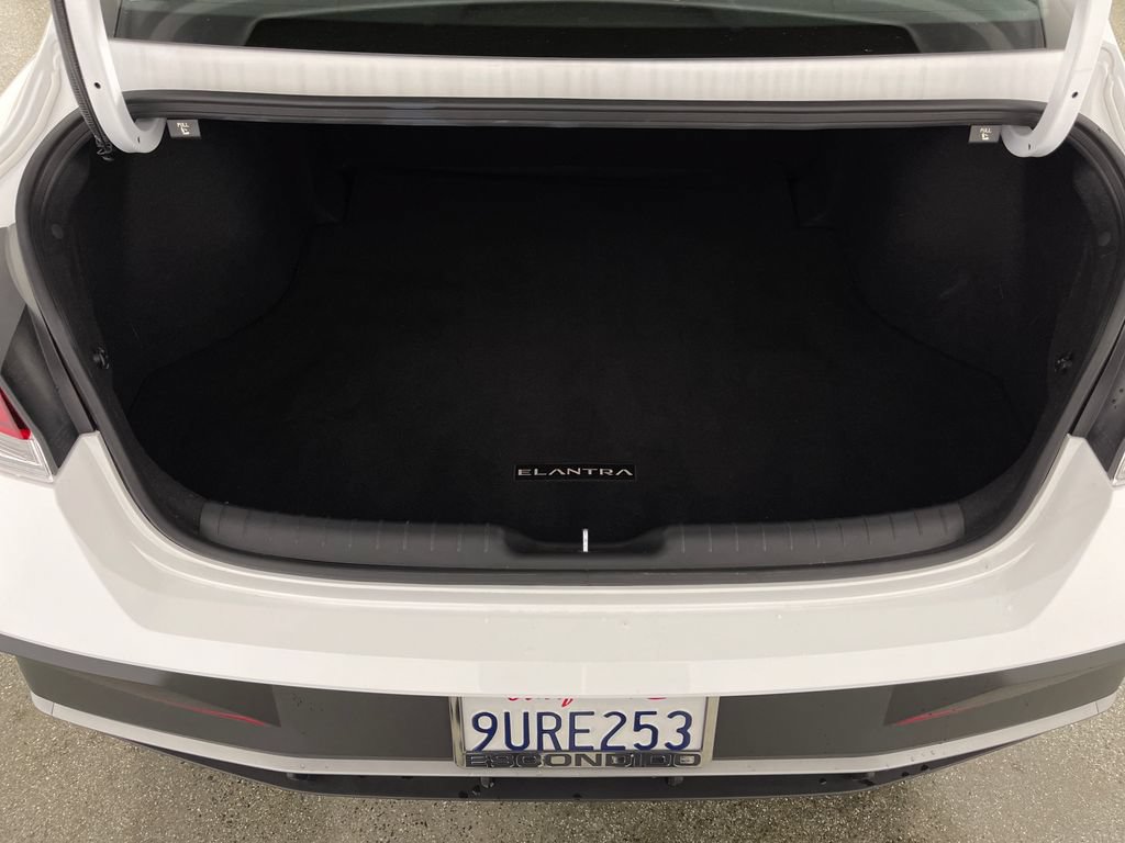 Certified 2025 Hyundai Elantra Sport FWD image 10