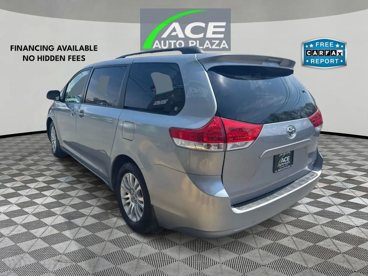Used 2011 Toyota Sienna XLE FWD image 7