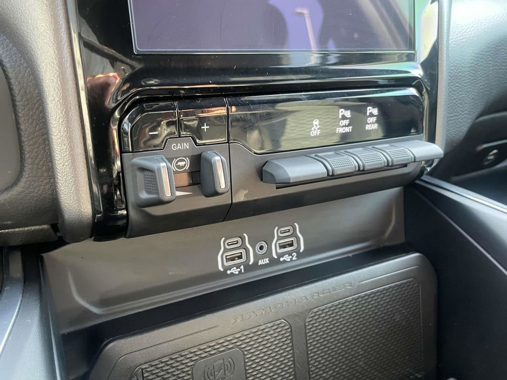 Used 2025 RAM 1500 Big Horn image 36