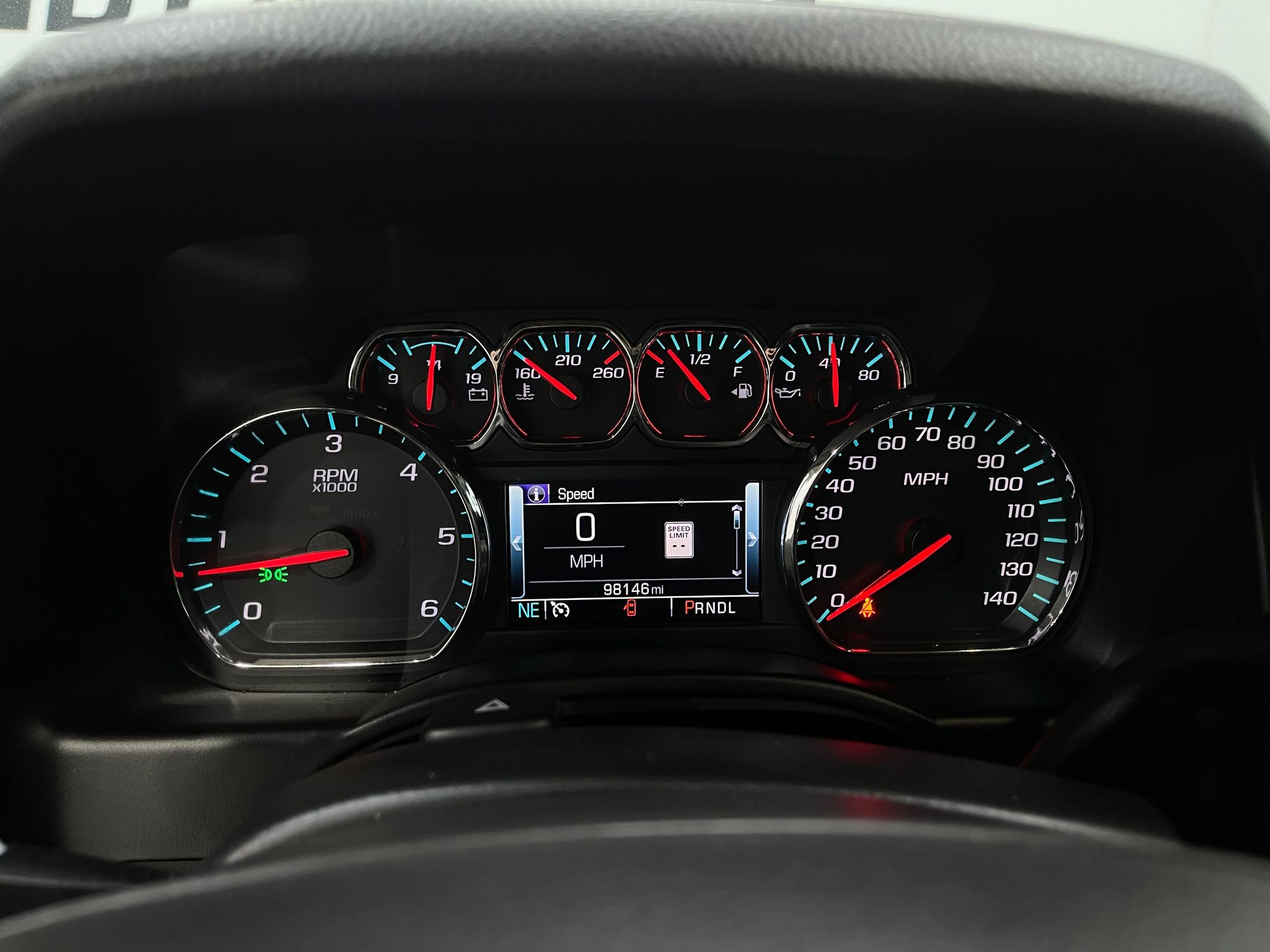 Used 2018 Chevrolet Suburban LT image 27