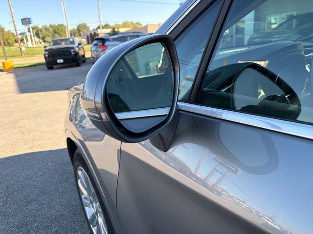 Used 2020 Buick Envision Essence FWD image 33