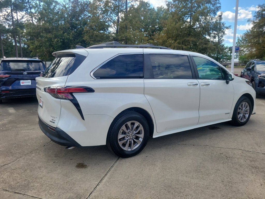 Used 2021 Toyota Sienna XLE FWD image 8