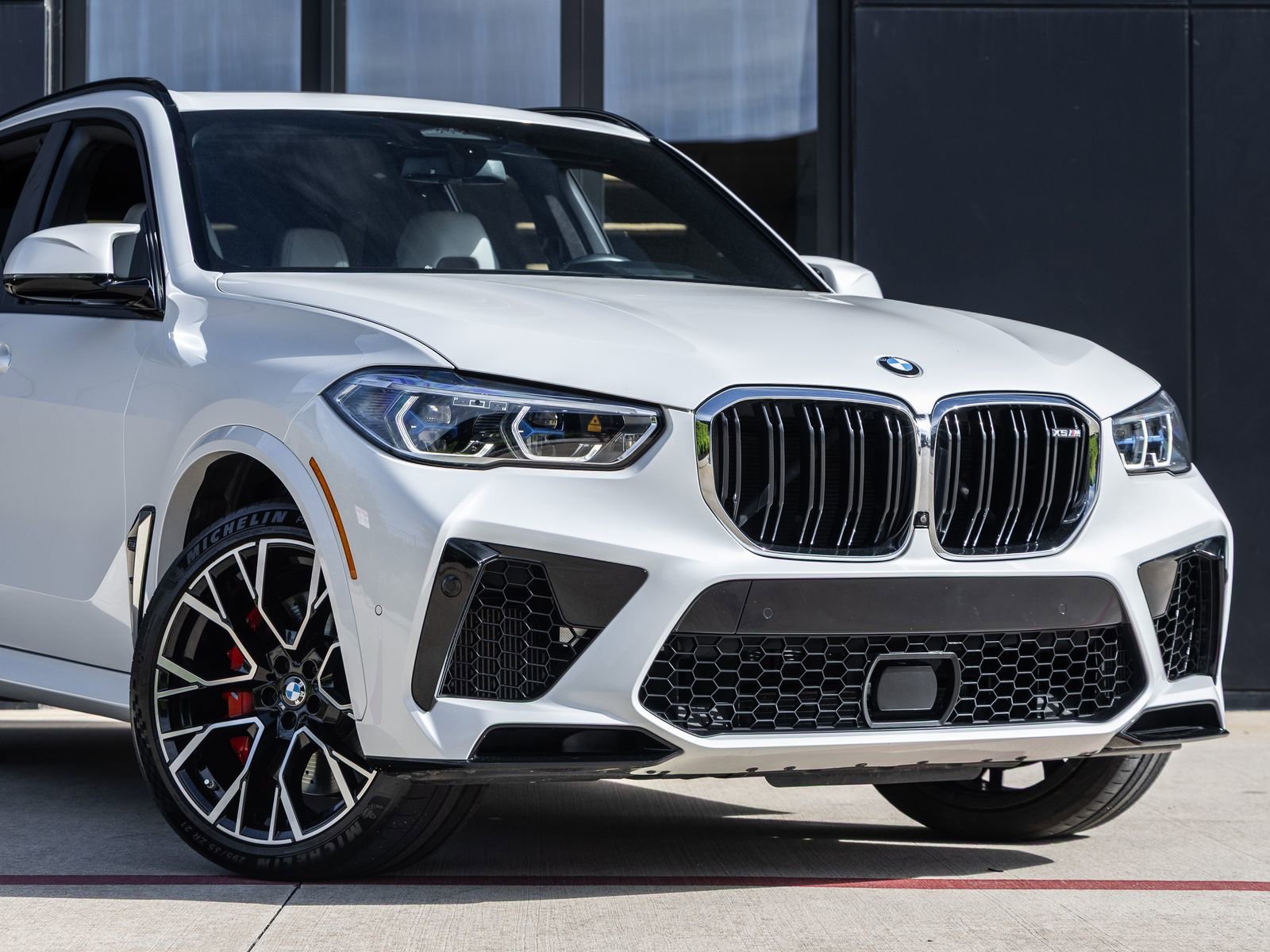 Used 2022 BMW X5 M w/ Executive Package image 5