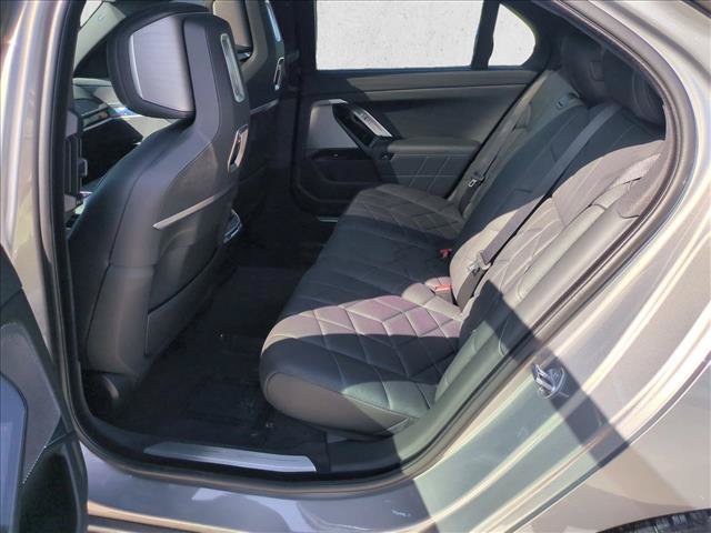 Used 2025 BMW i7 xDrive60 RWD image 21