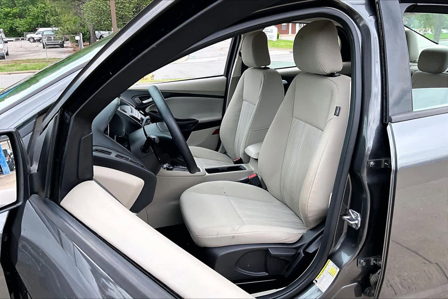 Used 2015 Ford Focus SE image 8
