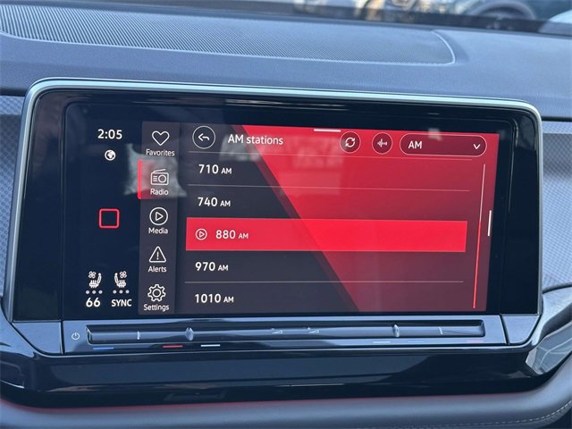 Used 2025 Volkswagen Atlas Peak Edition SE image 24