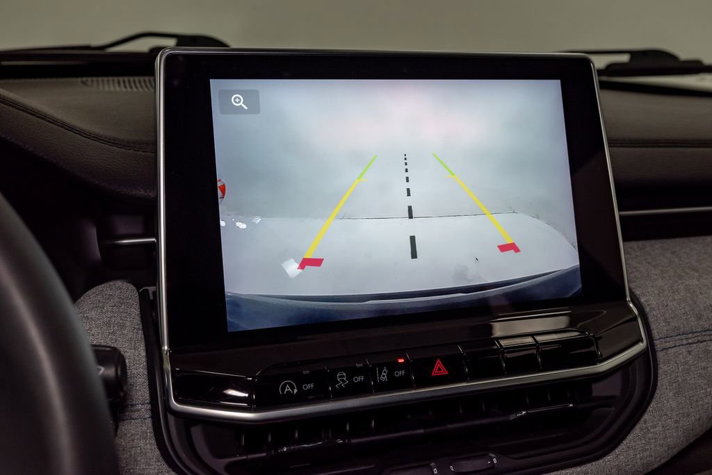 Used 2023 Jeep Compass Latitude image 18