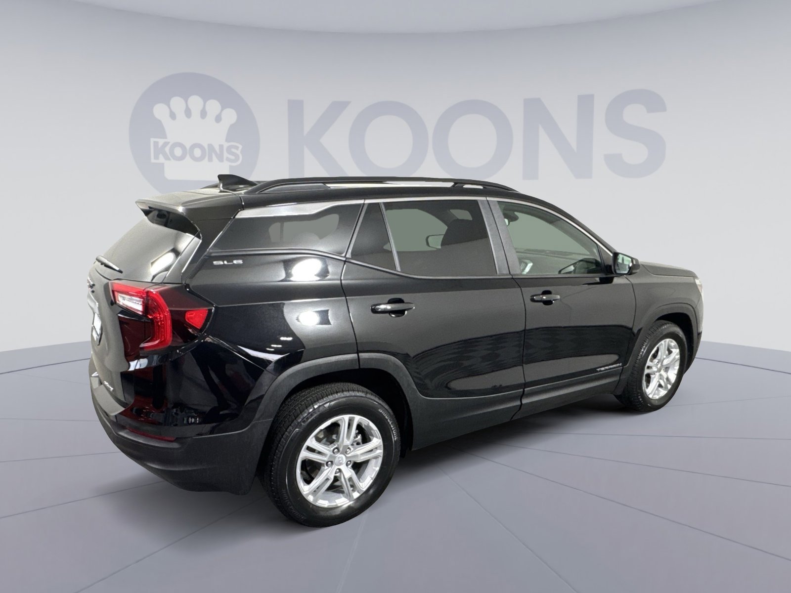 Used 2022 GMC Terrain SLE w/ Driver Convenience Package image 7