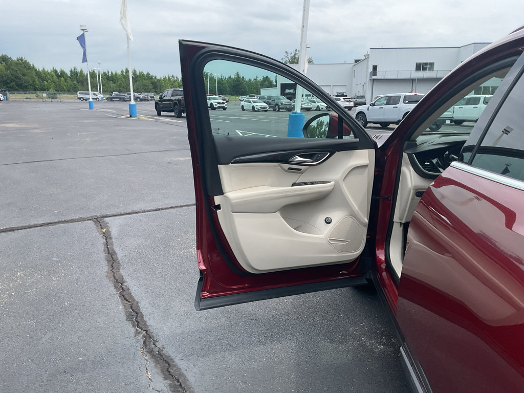 Used 2021 Buick Envision Essence FWD image 17