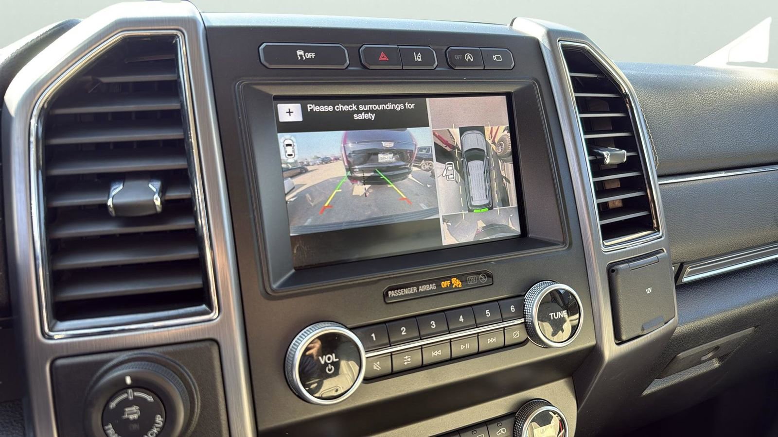 Used 2019 Ford Expedition Max Platinum image 19