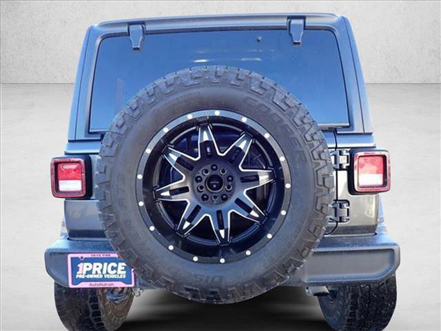 Used 2019 Jeep Wrangler Unlimited Sahara image 3