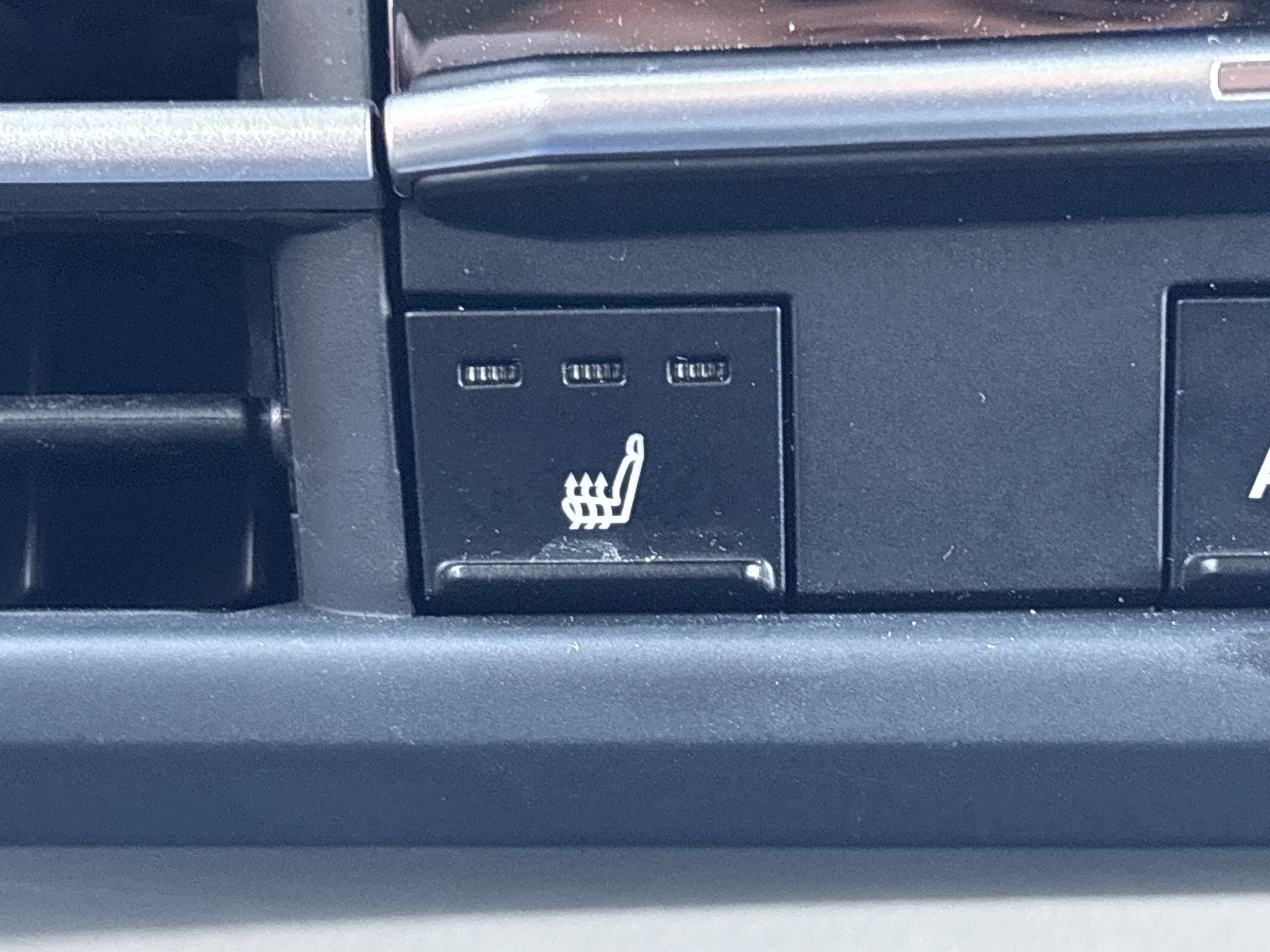 Used 2025 Toyota Sienna XLE image 29