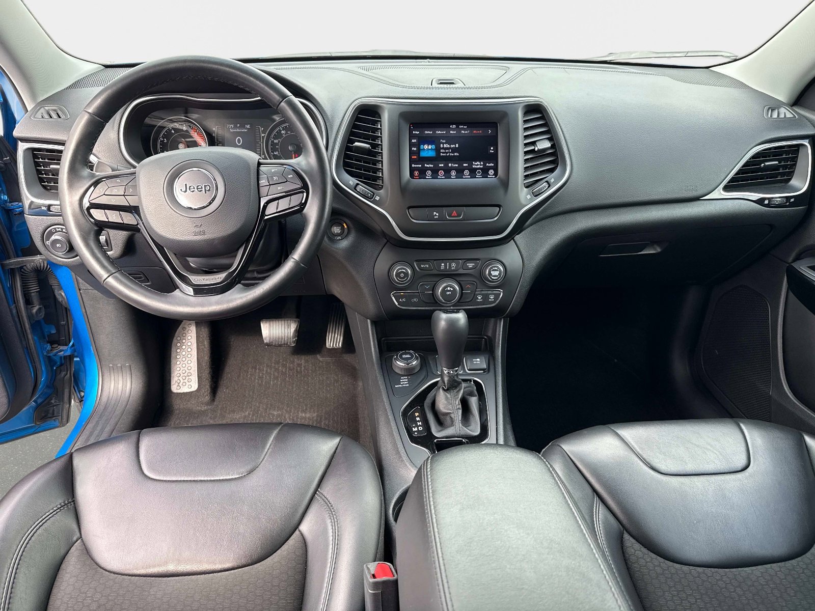 Certified 2020 Jeep Cherokee Latitude Plus w/ Cold Weather Group image 18