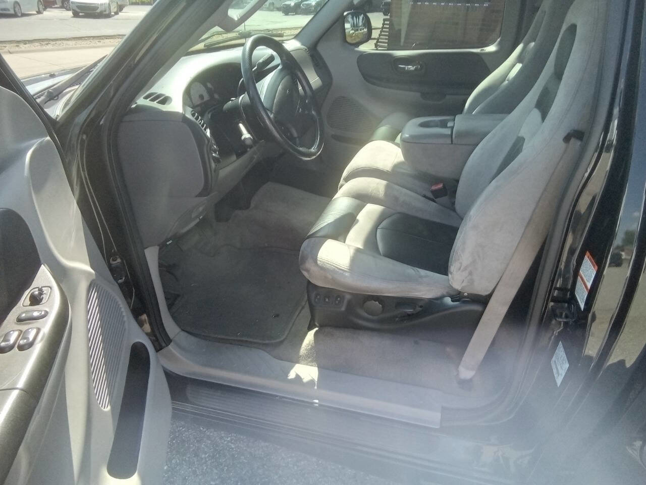 Used 2004 Ford F150 Lightning RWD image 13