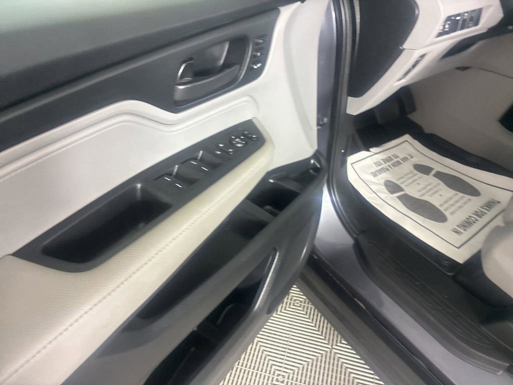 Used 2018 Honda Odyssey EX-L image 11