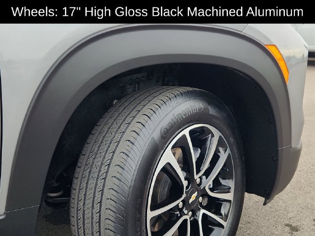 Used 2025 Chevrolet TrailBlazer LT AWD/4WD image 18