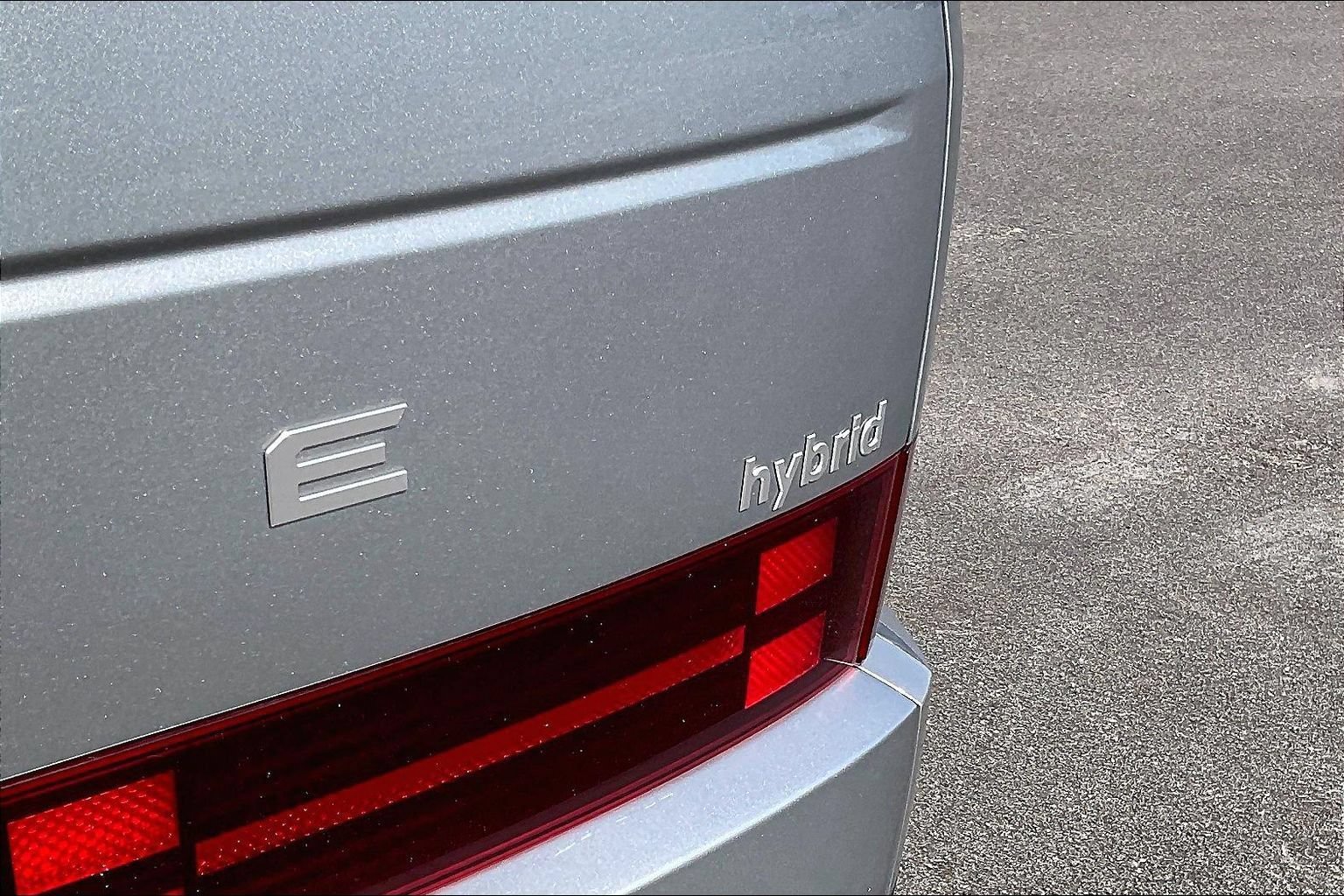 Certified 2024 Hyundai Santa Fe Limited FWD image 24