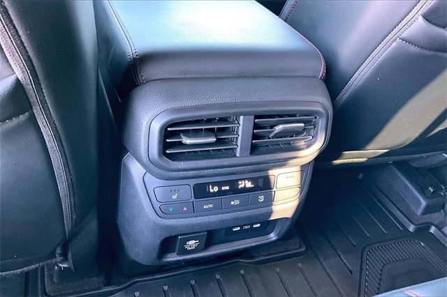 Used 2025 Honda Pilot Black Edition image 20