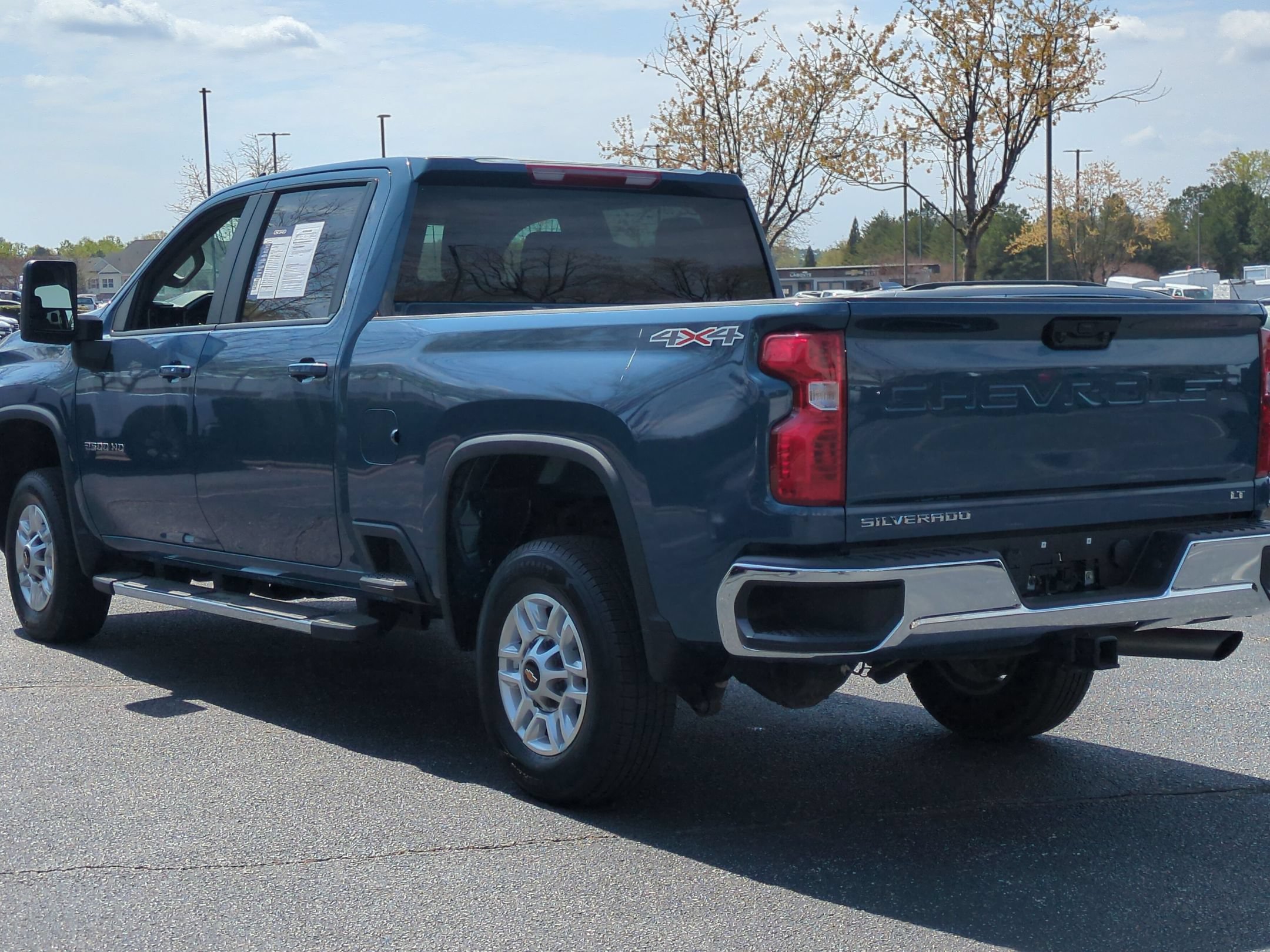 Used 2025 Chevrolet Silverado 2500 LT w/ Convenience Package AWD/4WD image 7