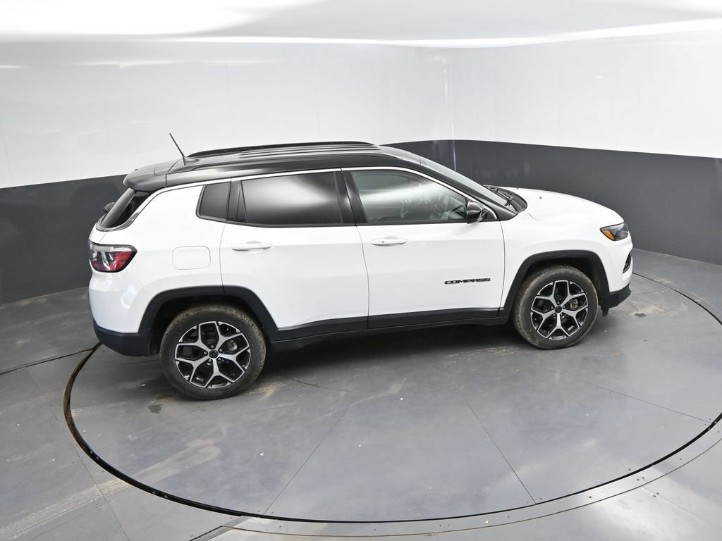 Used 2025 Jeep Compass Limited AWD/4WD image 33