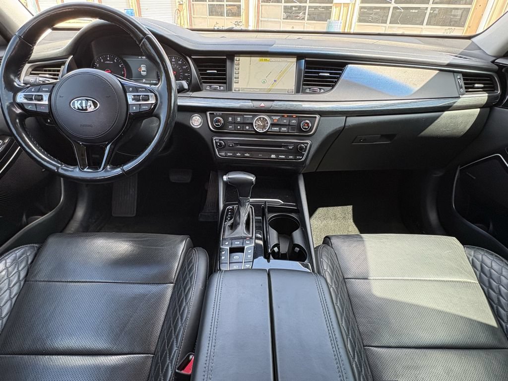 Used 2018 Kia Cadenza Limited FWD image 27