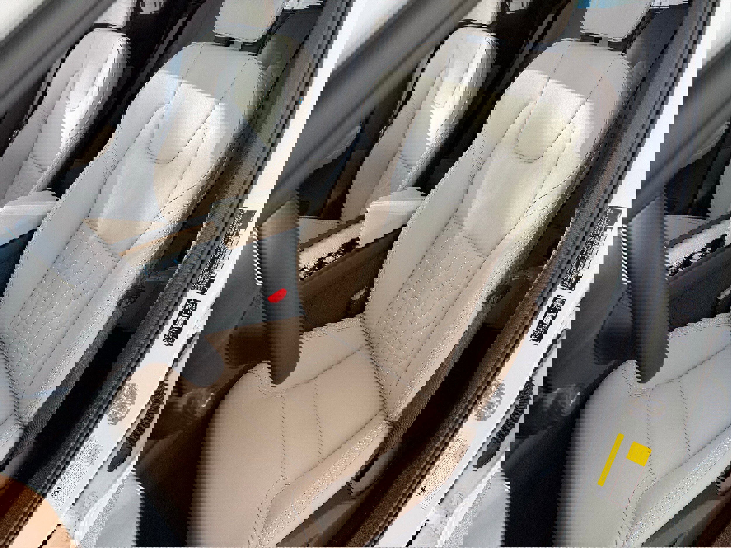 New 2026 Volvo XC60 B5 Plus w/ Protection Package Premier image 16