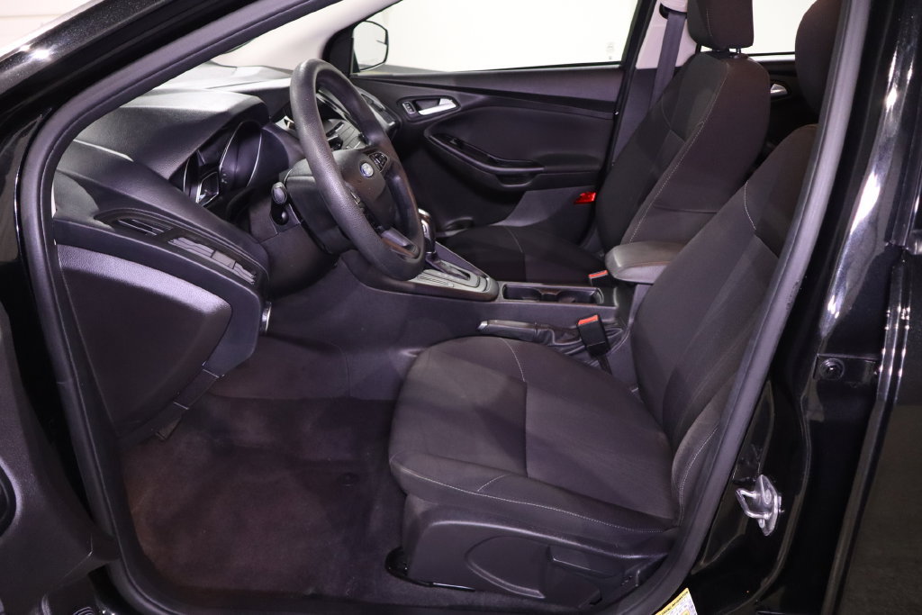 Used 2015 Ford Focus SE FWD image 26