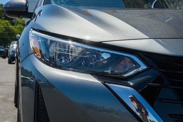 Used 2025 Nissan Sentra SV FWD image 14