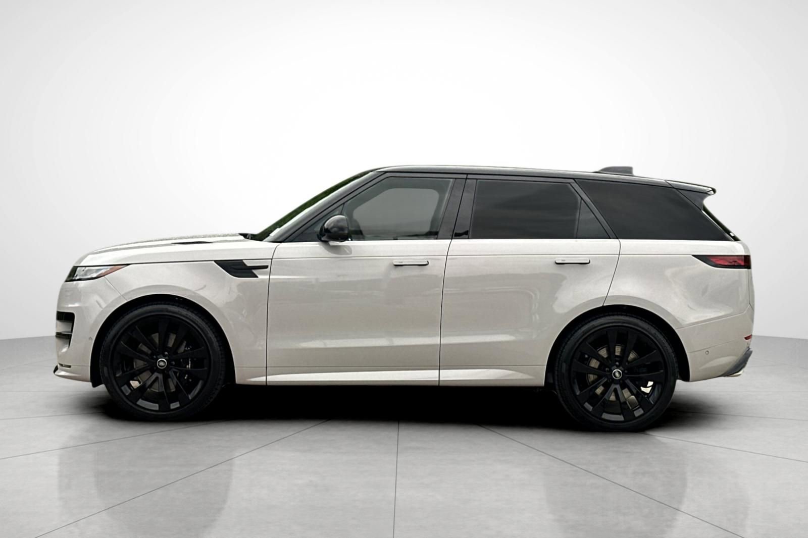 Used 2025 Land Rover Range Rover Sport Dynamic SE image 24