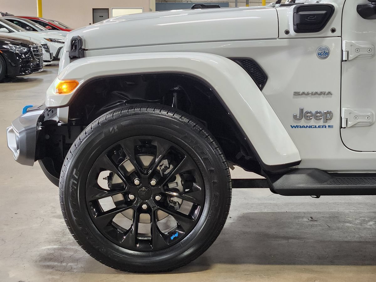 Used 2023 Jeep Wrangler Unlimited Sahara w/ Cold Weather Group AWD/4WD image 5