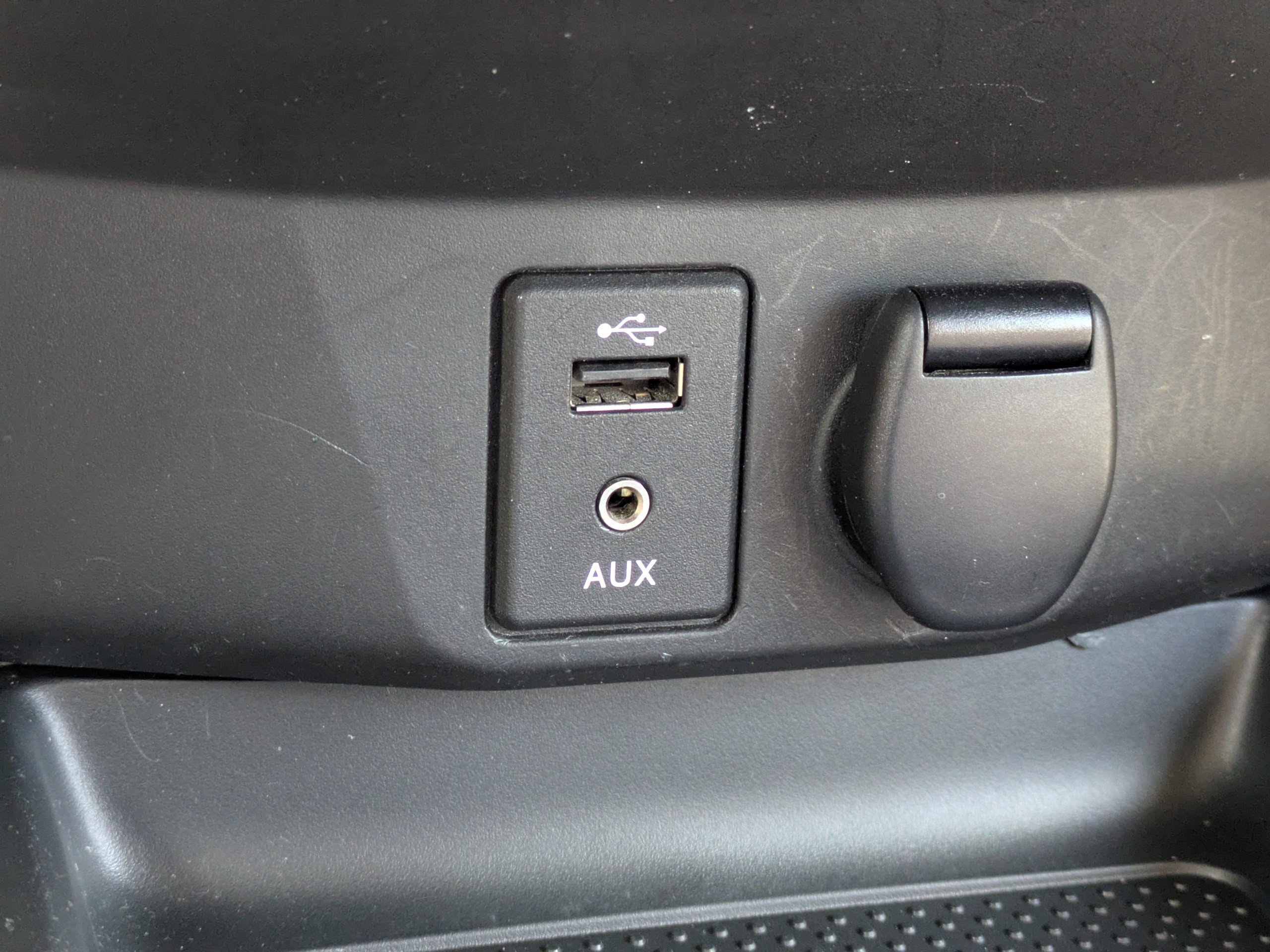 Used 2016 Nissan Rogue SL w/ SL Premium Package FWD image 23