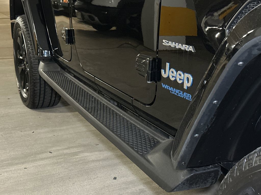 Used 2022 Jeep Wrangler Unlimited Sahara w/ Cold Weather Group AWD/4WD image 8
