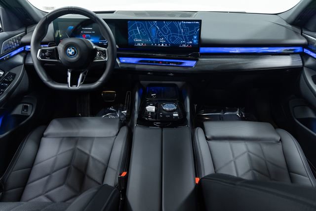 Used 2026 BMW i5 eDrive40 w/ M Sport Package image 21