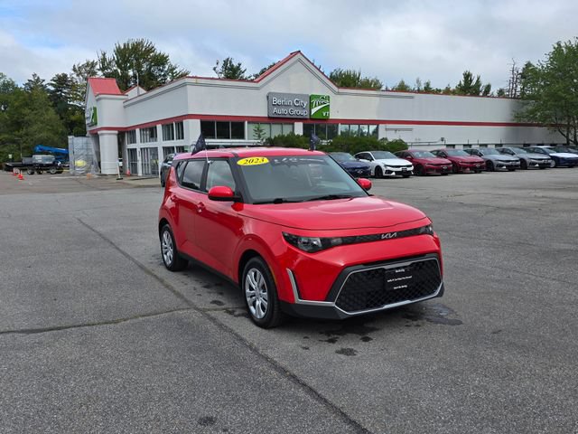 Certified 2023 Kia Soul LX FWD image 29