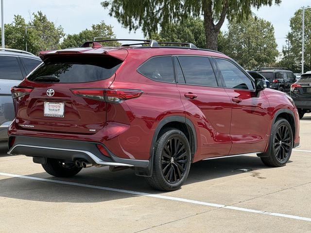 Used 2023 Toyota Highlander XSE FWD image 4