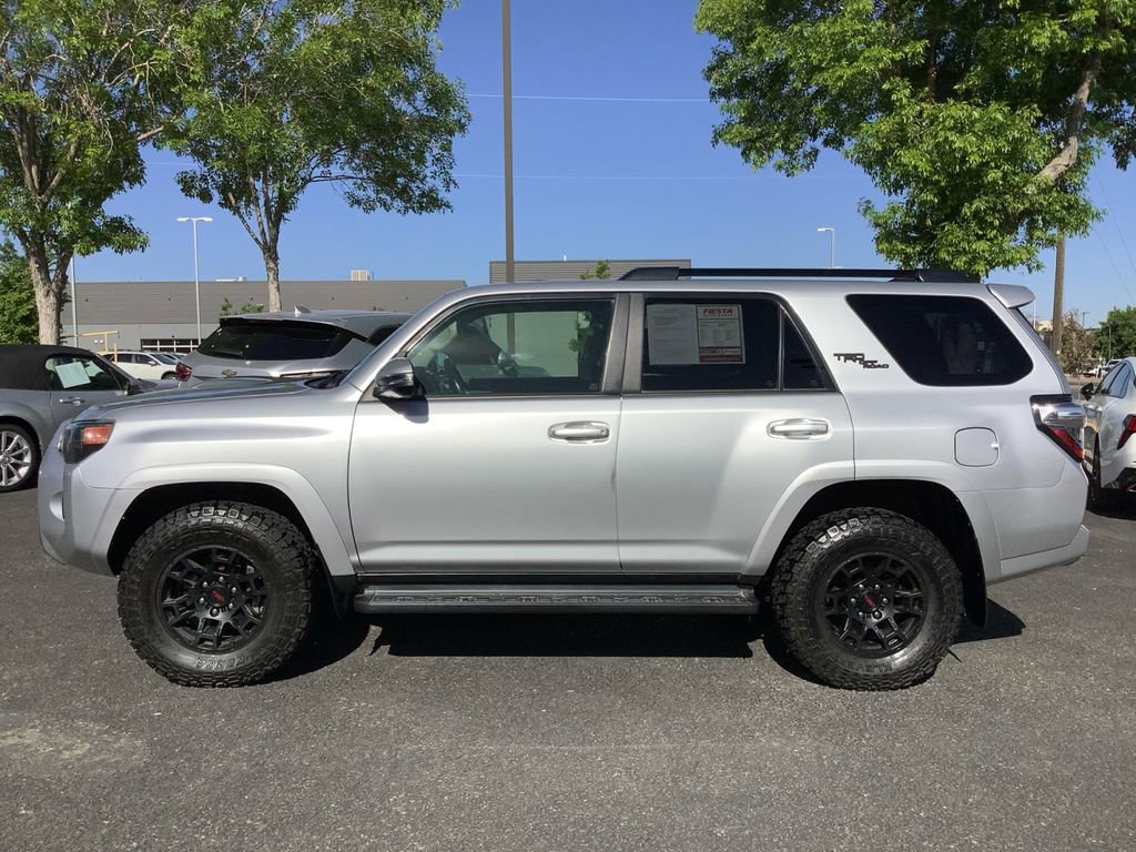 Used 2022 Toyota 4Runner TRD Off-Road Premium AWD/4WD image 28