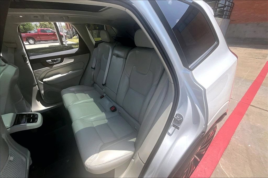 Certified 2026 Volvo XC60 B5 Ultra AWD/4WD image 35