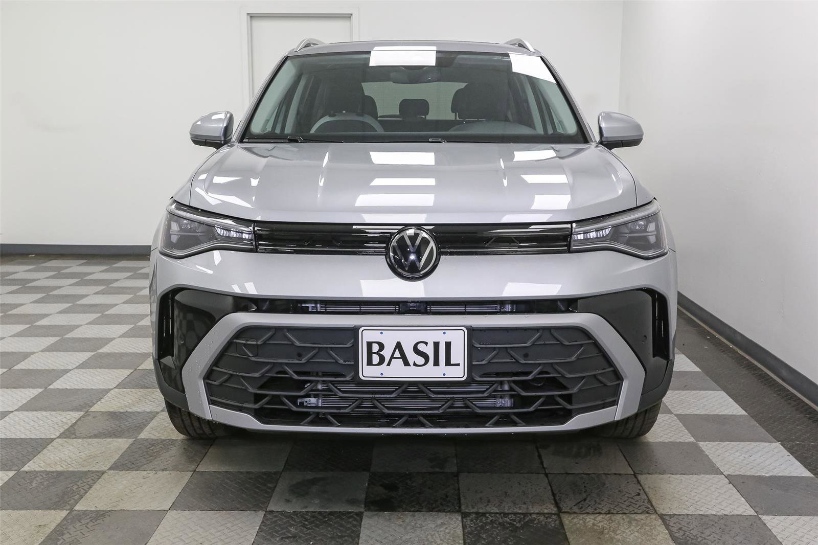 New 2025 Volkswagen Taos SE image 3