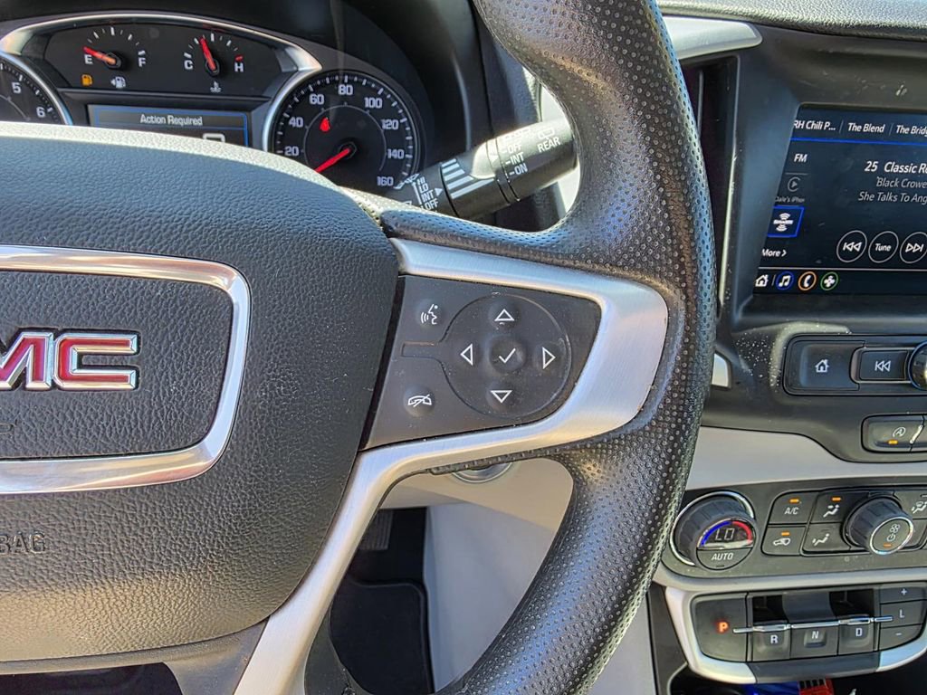 Used 2023 GMC Terrain SLE w/ Driver Convenience Package image 17