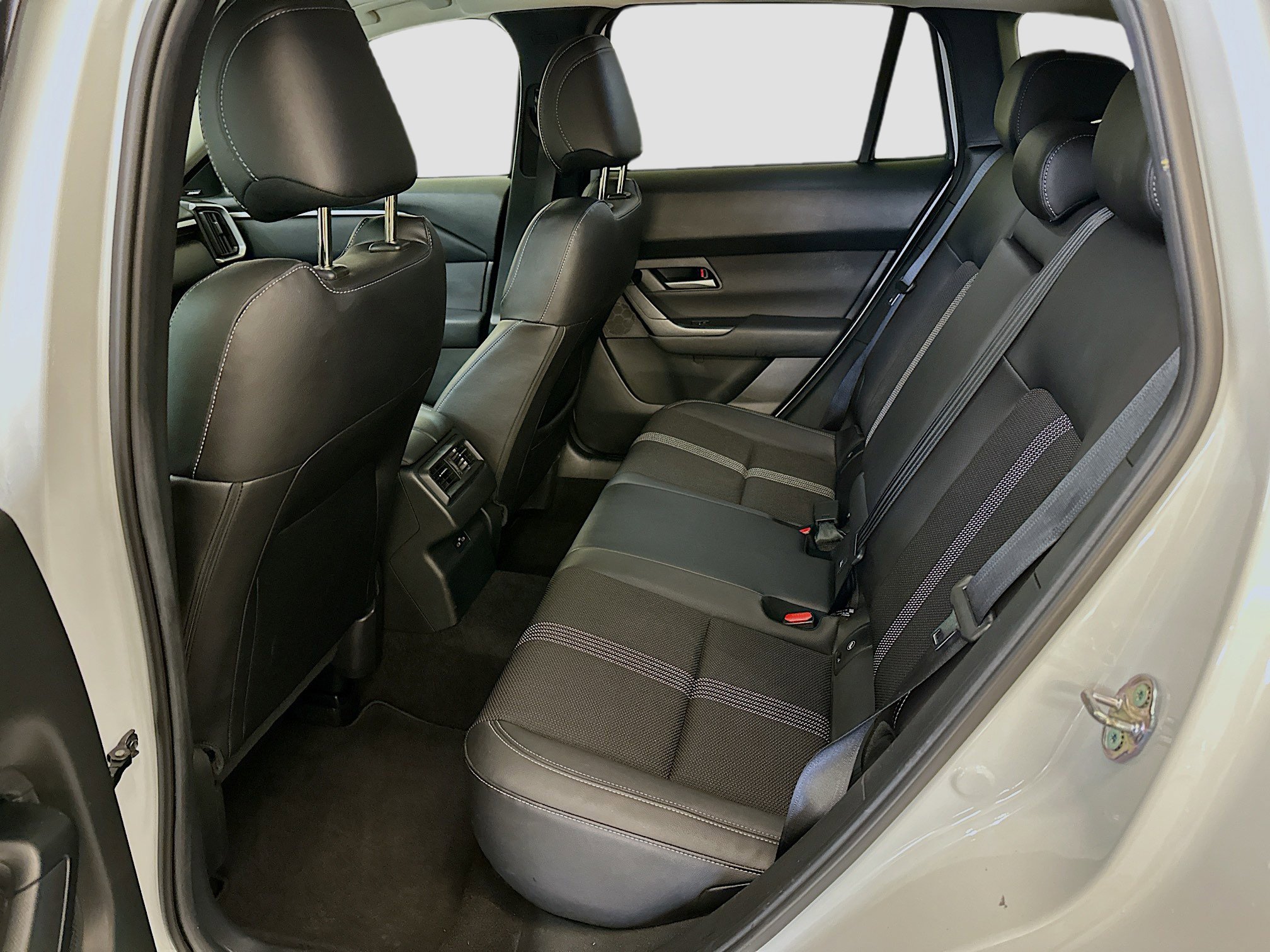 Used 2025 MAZDA CX-50 AWD 2.5 S w/ Premium Package image 30