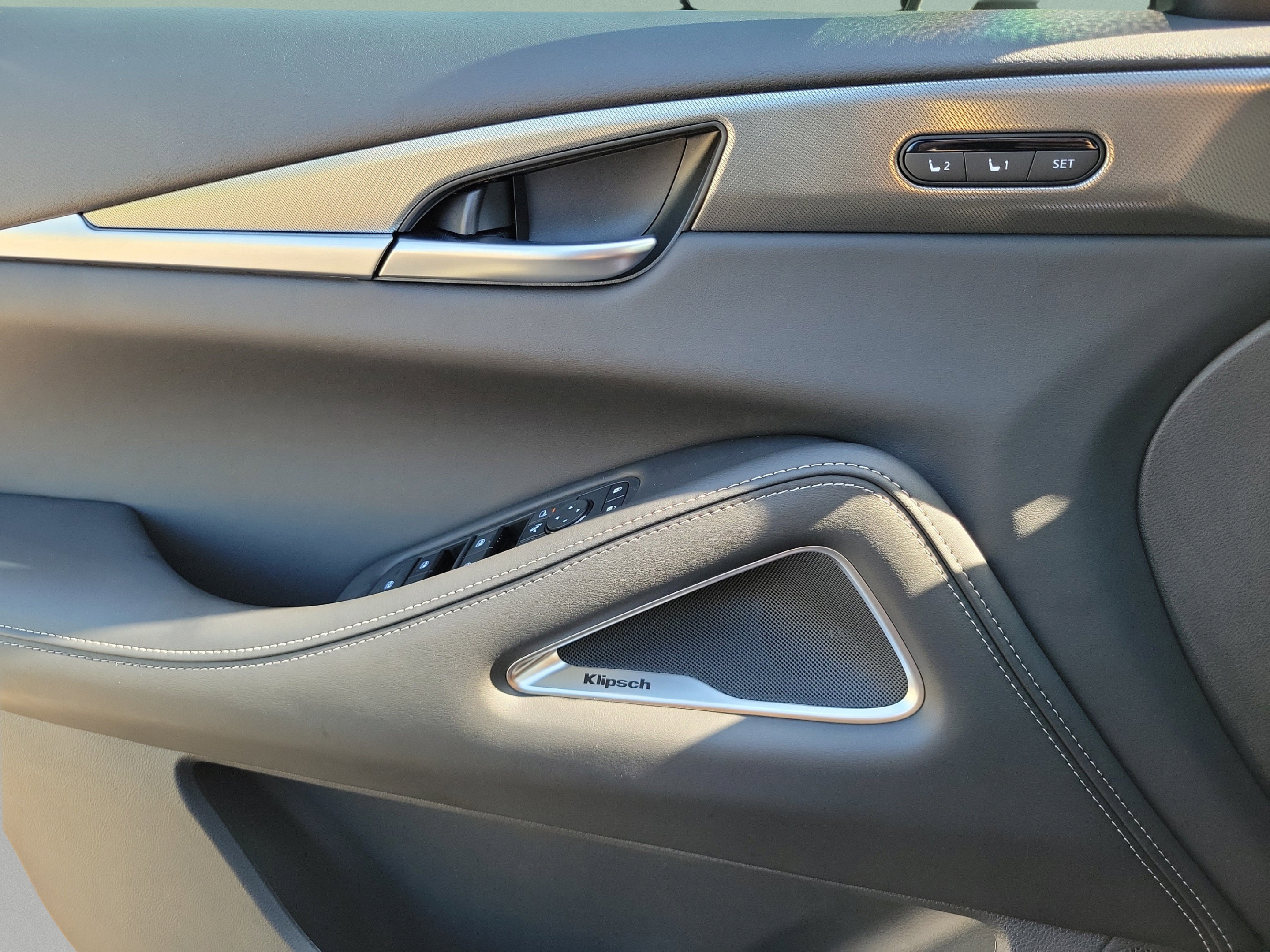 New 2027 INFINITI QX60 Luxe w/ Cargo Package FWD image 19