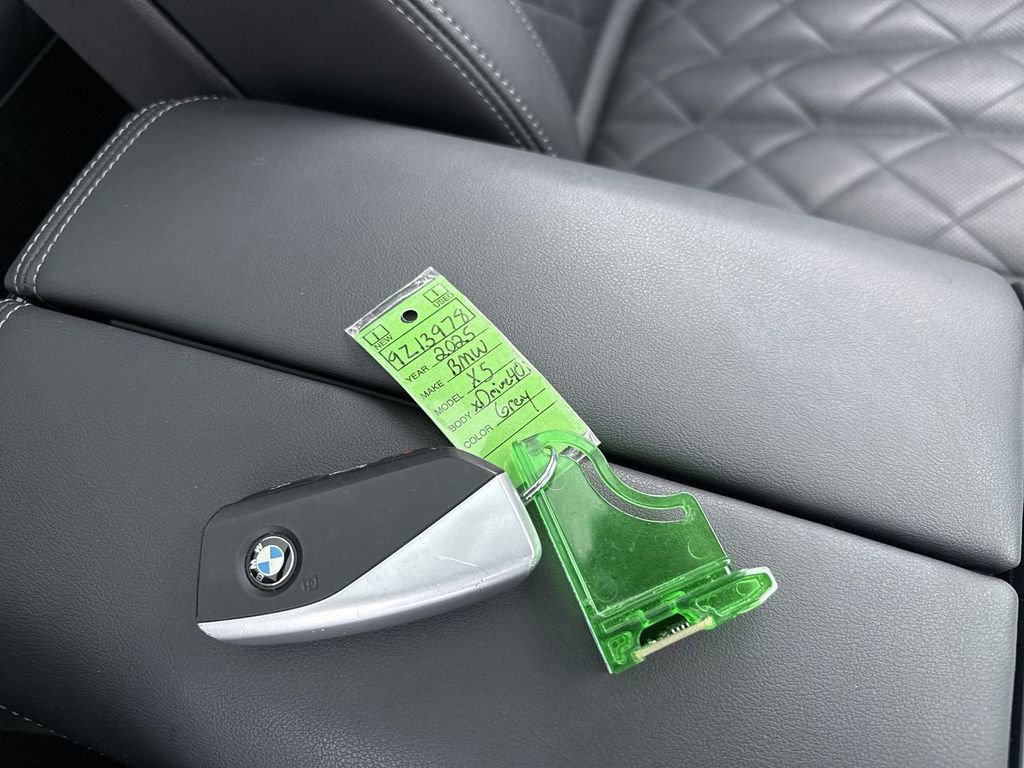 Used 2025 BMW X5 xDrive40i image 32