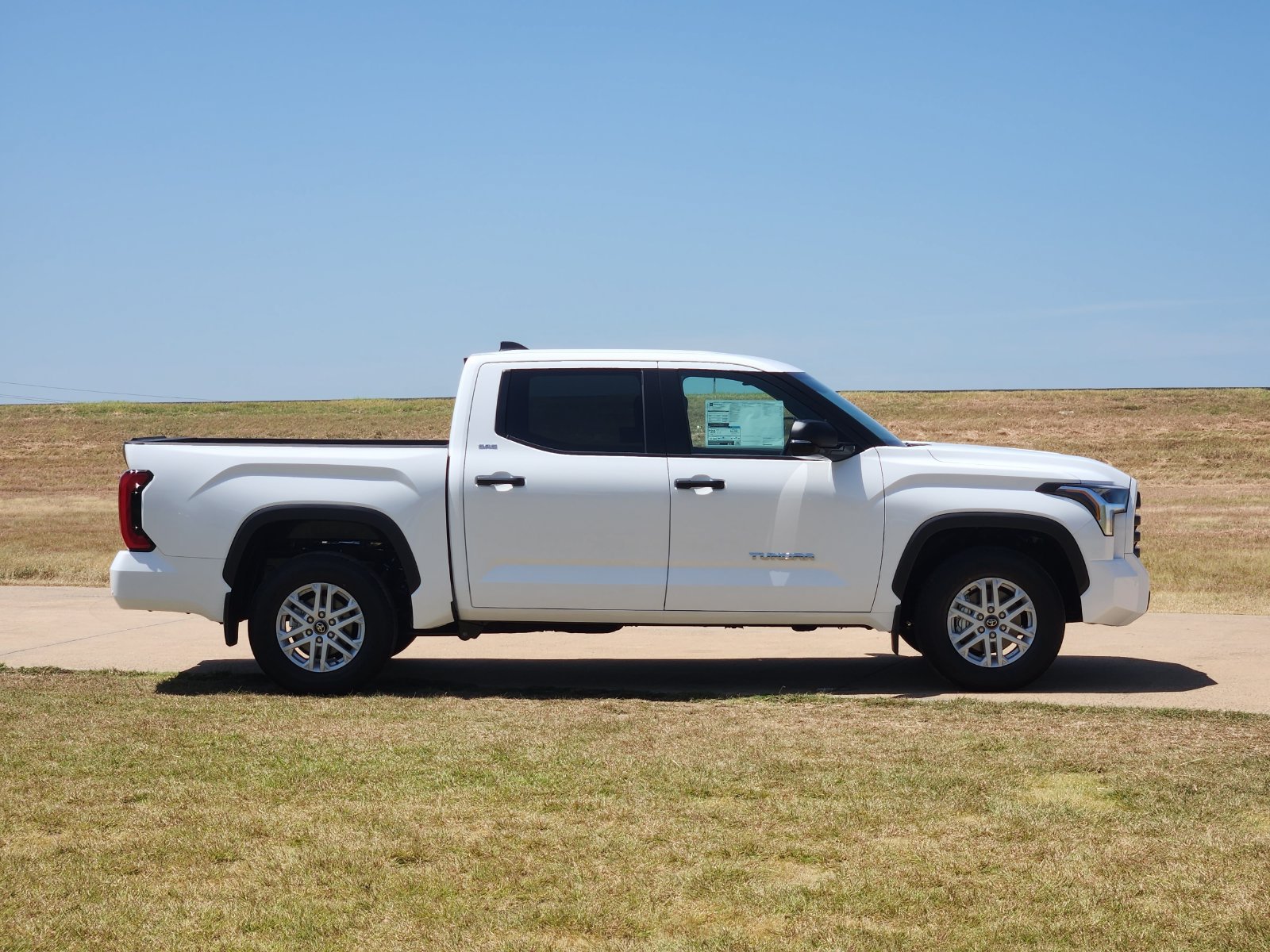 New 2026 Toyota Tundra SR5 w/ SR5 Convenience Package RWD image 7